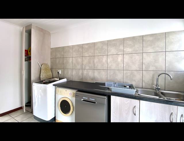 3 BEDROOM HOUSE FOR SALE IN LAAIPLEK